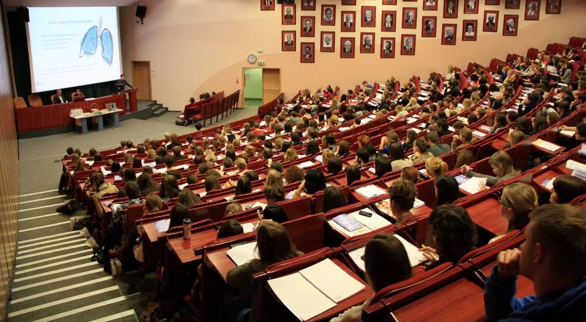 Przyszłościowe studia. Po tych kierunkach najłatwiej znajdziesz pracę