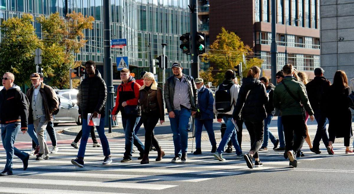 Polacy zarabiają coraz więcej. Najnowsze dane nie pozostawiają złudzeń