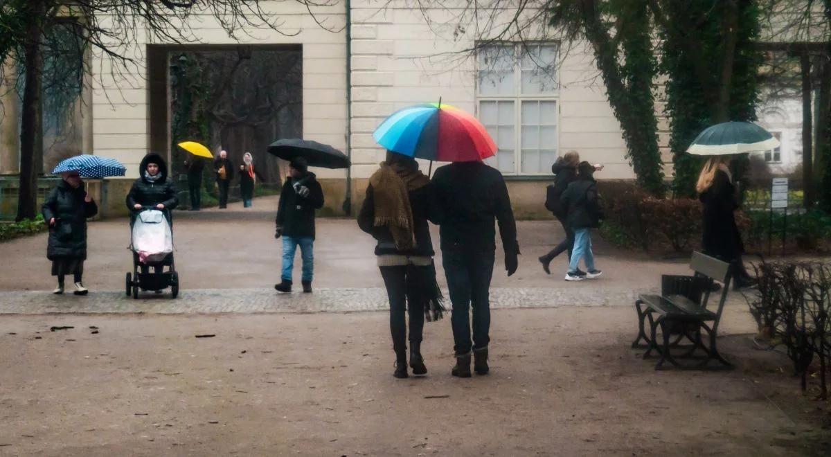 Pogoda. Piątek pod znakiem przelotnych opadów. Ochłodzenie na horyzoncie