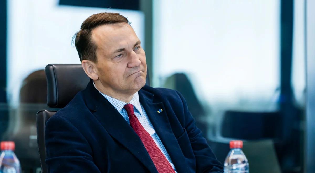 "Kto pod kim dołki kopie". Sikorski reaguje na ruch Ukrainy i pisze o szantażu Putina