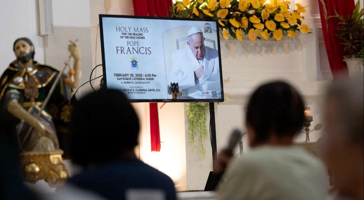 Papież Franciszek pozostanie w szpitalu. Odwołano nabożeństwo z jego udziałem