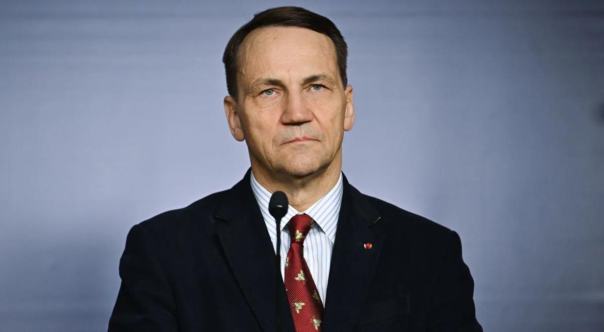 "Życzymy powodzenia". Sikorski o rozmowie Trumpa z Putinem