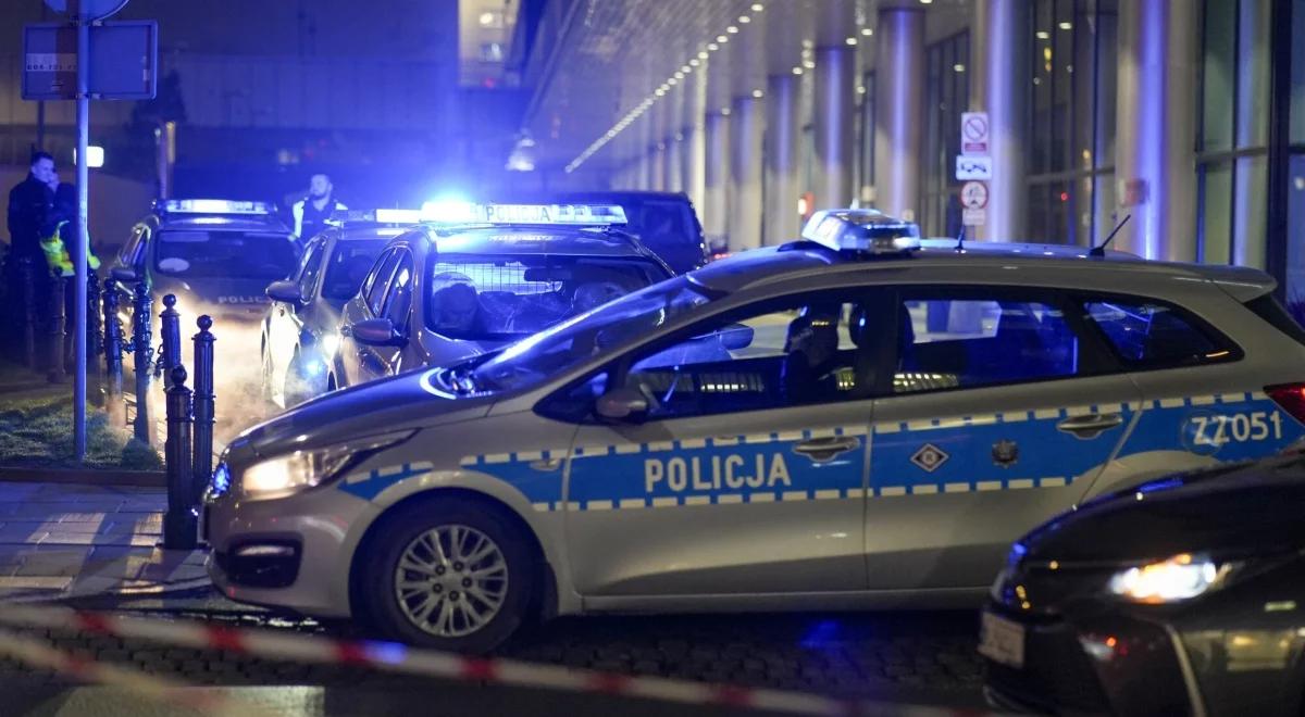 Atak nożownika na komendę w Skierniewicach. Krzyczał, że zabije policjantów