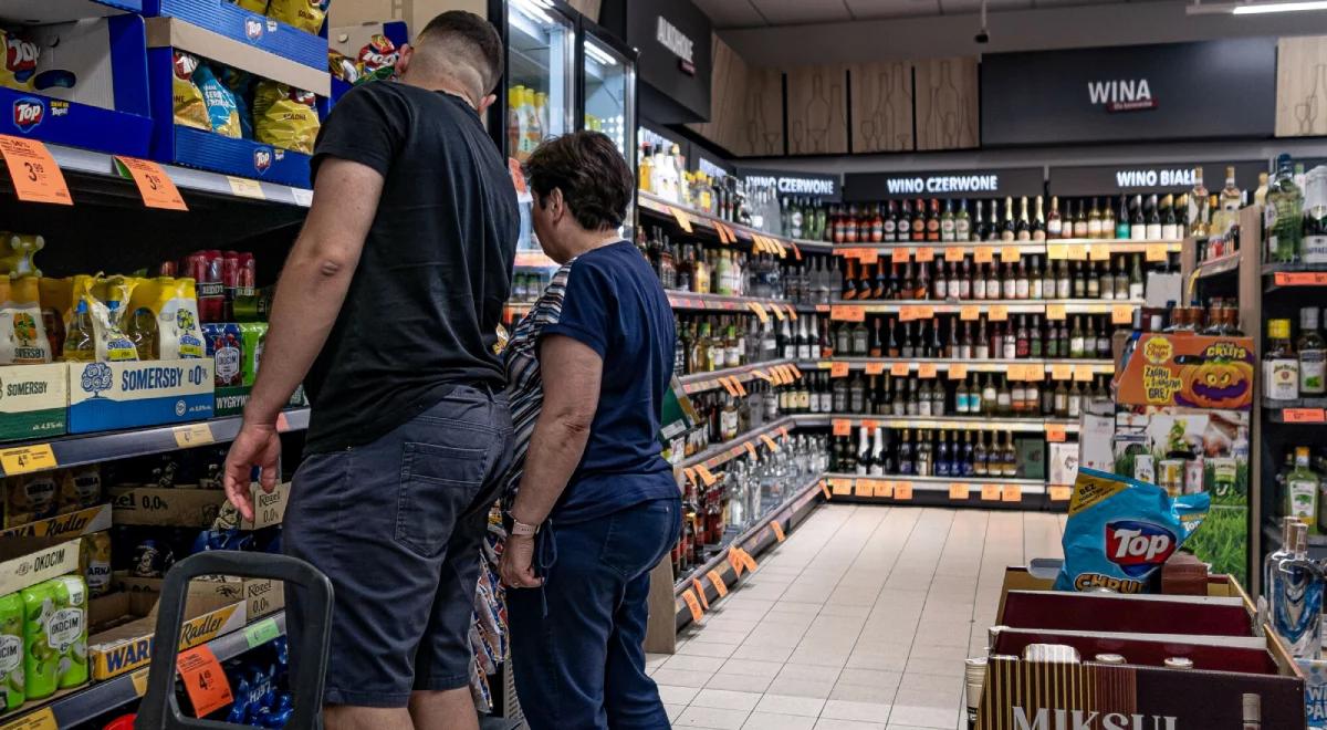 Alkohol w tubkach wycofany, ale problem pozostał. "Polacy piją, żeby się upić"