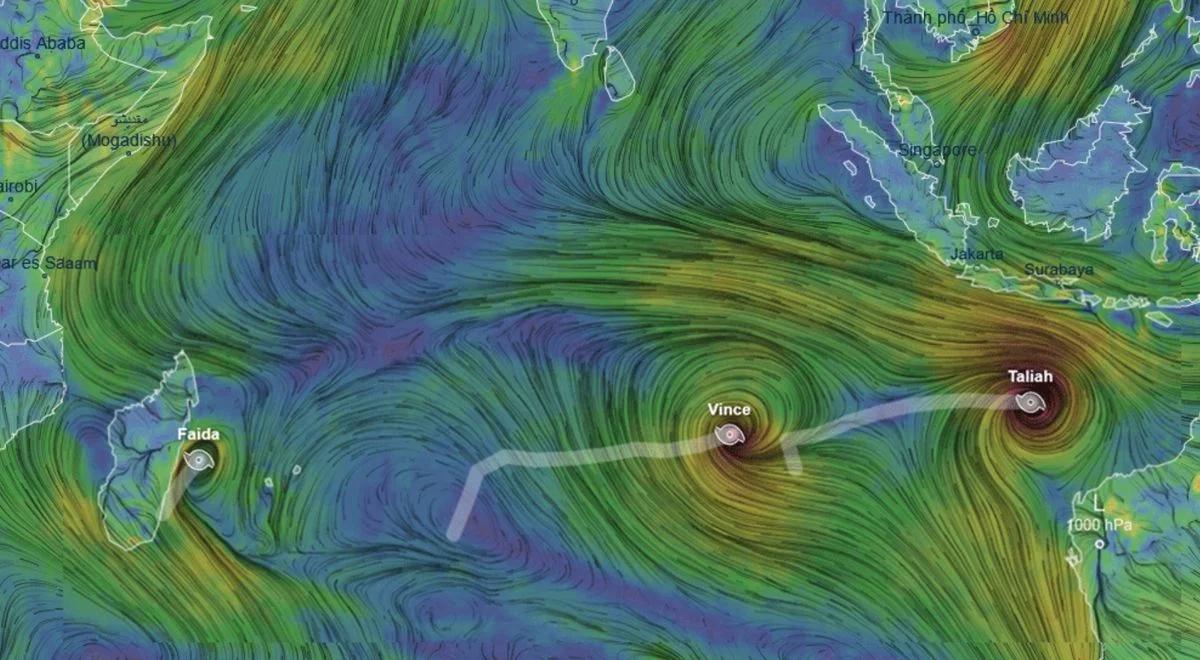 Trzy cyklony tropikalne na Oceanie Indyjskim. Na wyspie alarm