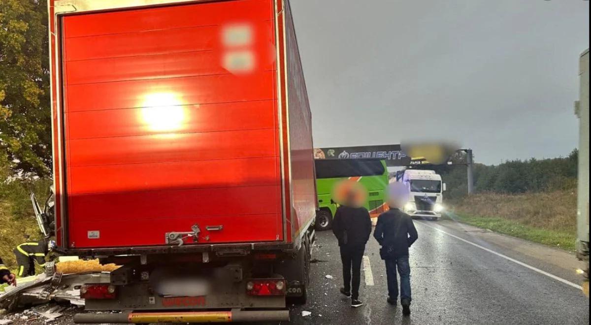 Autobus z Warszawy rozbił się pod Lwowem. "Wśród ofiar nie ma Polaków"