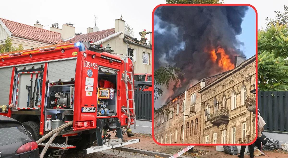 Pożar kamienicy na warszawskiej Pradze. "Został zlokalizowany, nie rozprzestrzenia się"